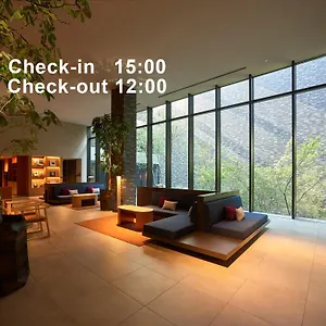 5* ホテル Mitsui Garden Sanjo Premier